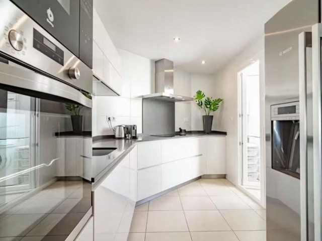 3 Schlafzimmer Apartment in Nueva Andalucía