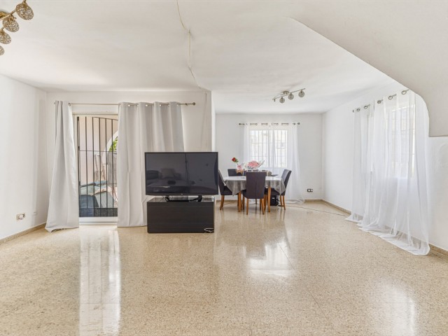 3 Bedrooms Townhouse in Estepona