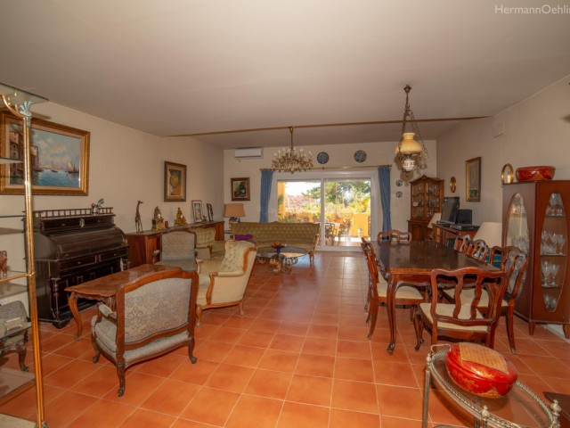 4 Bedrooms Townhouse in Estepona