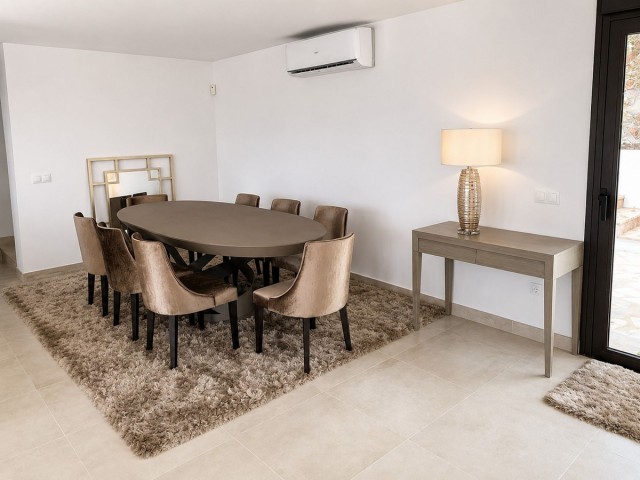 4 Bedrooms Villa in Fuengirola