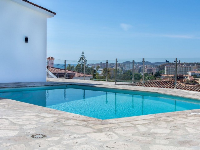 4 Bedrooms Villa in Fuengirola