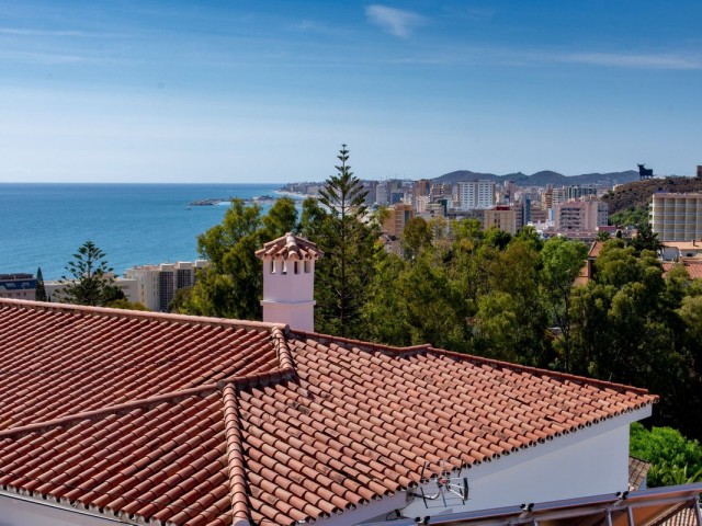 4 Bedrooms Villa in Fuengirola