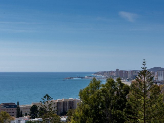 4 Bedrooms Villa in Fuengirola