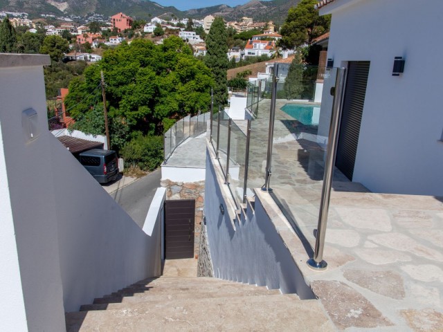 4 Bedrooms Villa in Fuengirola