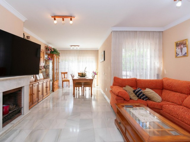 3 Bedrooms Townhouse in Estepona
