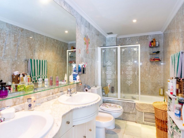 3 Bedrooms Townhouse in Estepona