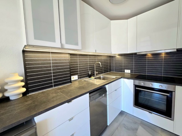 Apartment, The Golden Mile, R5406325
