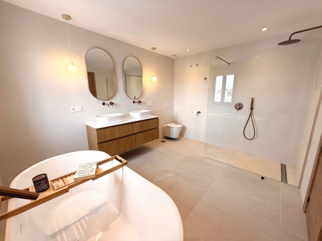 4 Bedrooms Townhouse in Estepona