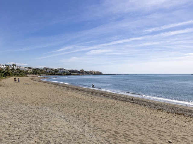 5 Bedrooms Townhouse in Estepona