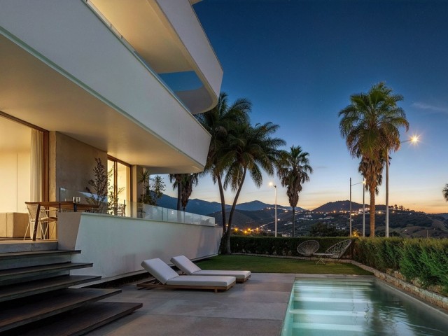 3 Bedrooms Apartment in Estepona