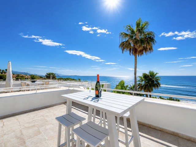 2 Bedrooms Apartment in Estepona