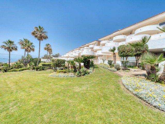 2 Bedrooms Apartment in Estepona