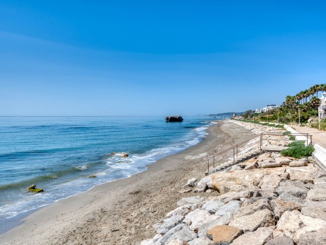 2 Bedrooms Apartment in Estepona