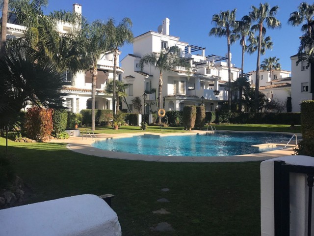 2 Schlafzimmer Apartment in Nueva Andalucía