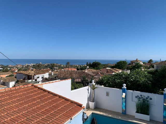 4 Bedrooms Villa in Benalmadena