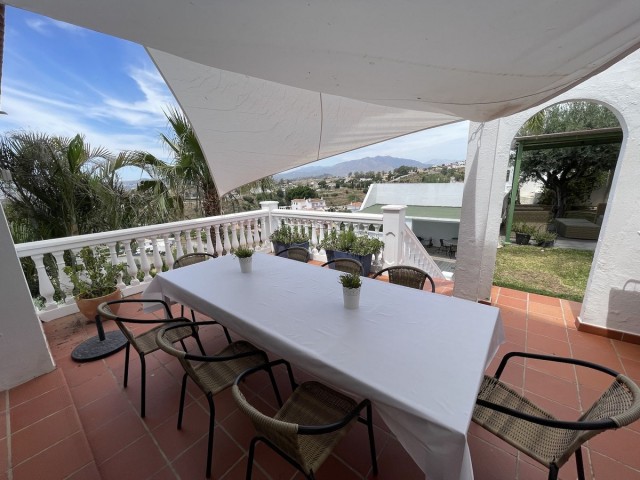 6 Bedrooms Villa in Mijas