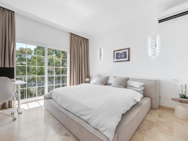 3 Bedrooms Villa in Nueva Andalucía
