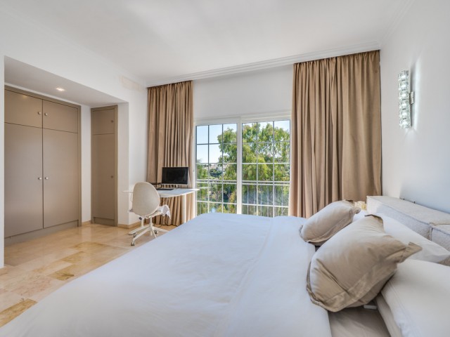 3 Bedrooms Villa in Nueva Andalucía