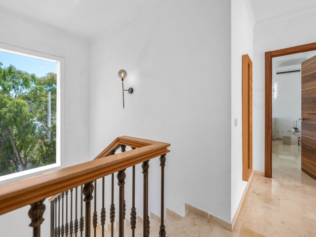 3 Bedrooms Villa in Nueva Andalucía