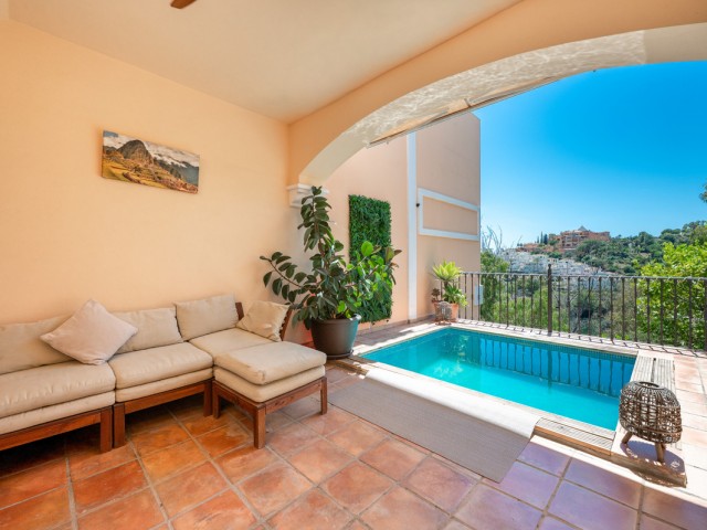 3 Bedrooms Villa in Nueva Andalucía
