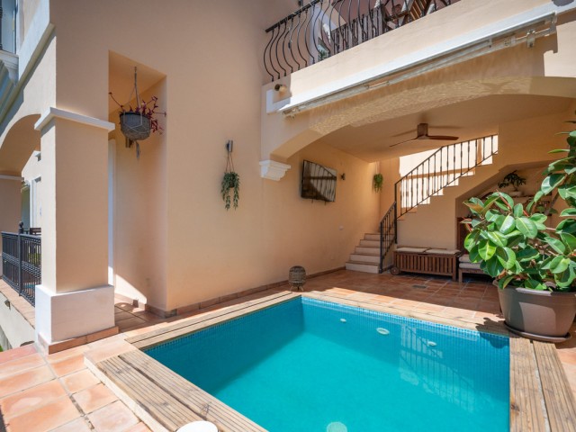 3 Bedrooms Villa in Nueva Andalucía