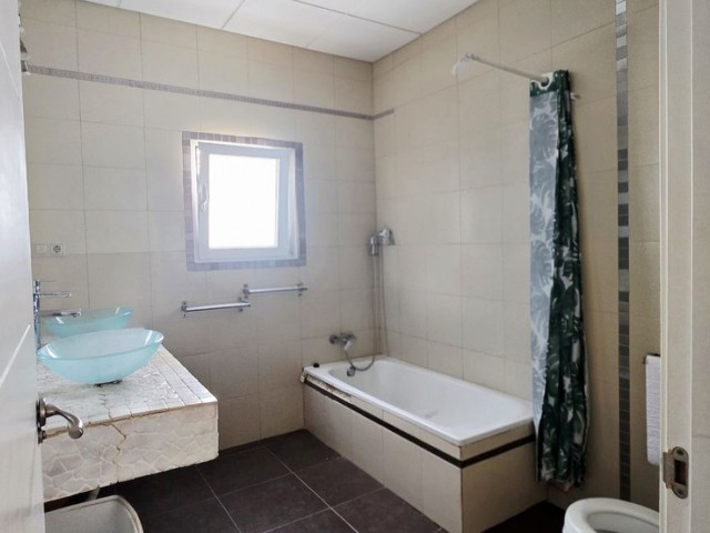 7 Bedrooms Villa in Mijas Costa