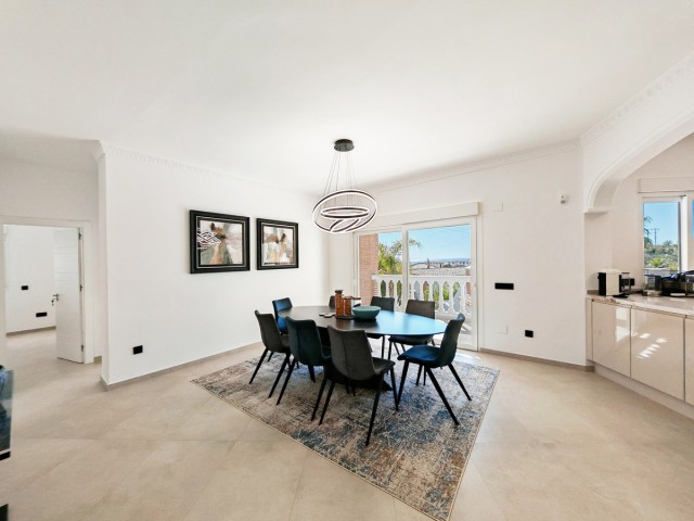 9 Bedrooms Villa in Benalmadena