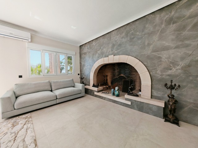 9 Bedrooms Villa in Benalmadena