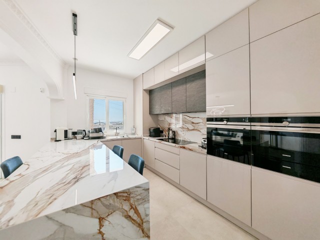 9 Bedrooms Villa in Benalmadena