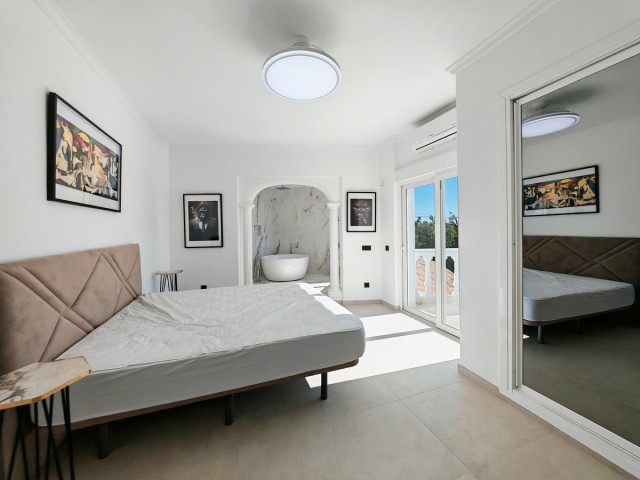 9 Bedrooms Villa in Benalmadena