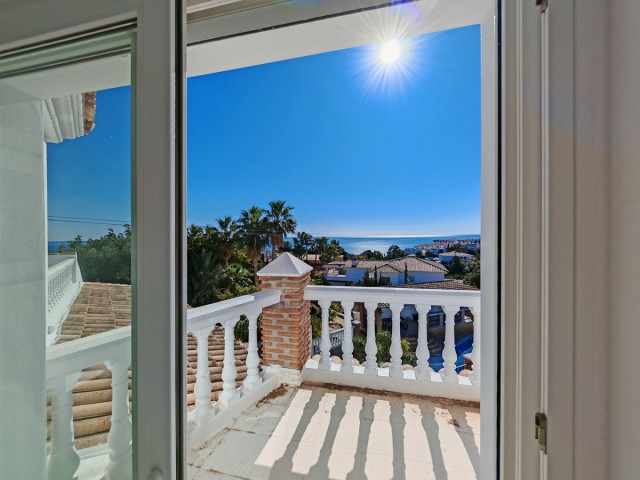 9 Bedrooms Villa in Benalmadena