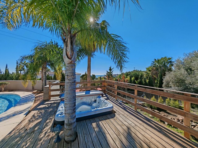 9 Bedrooms Villa in Benalmadena