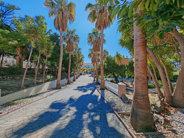 9 Bedrooms Villa in Benalmadena