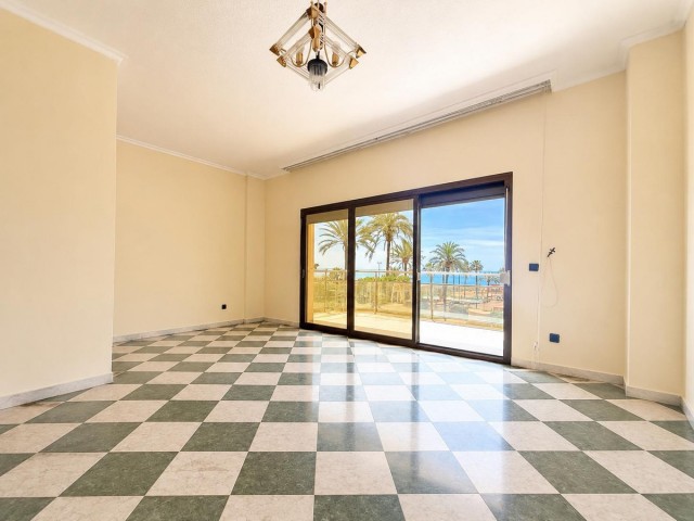 4 Bedrooms Apartment in Torremolinos