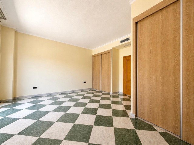 4 Bedrooms Apartment in Torremolinos