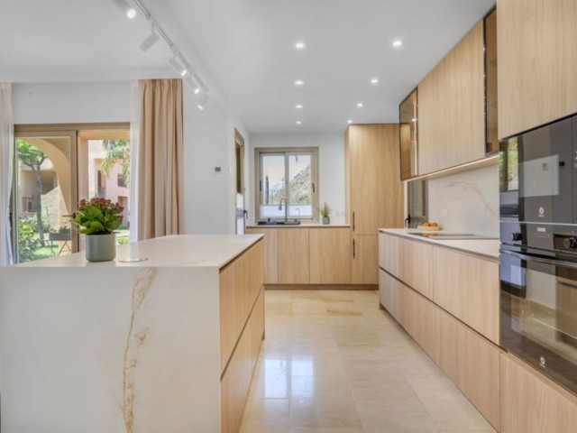 3 Bedrooms Apartment in Benahavís