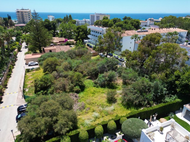 Plot, Estepona