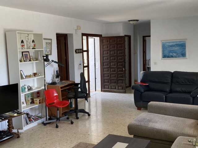 4 Bedrooms Villa in Mijas