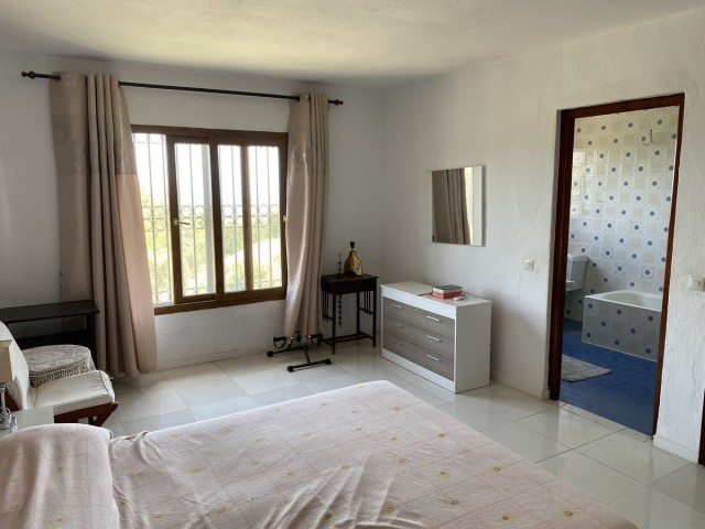 4 Bedrooms Villa in Mijas