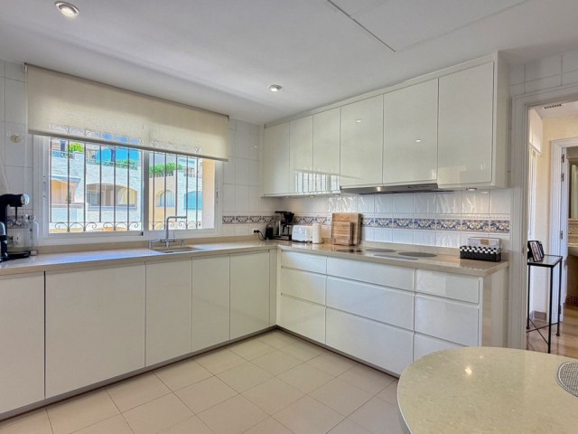 4 Schlafzimmer Apartment in Elviria