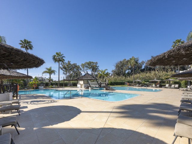 3 Bedrooms Apartment in Estepona