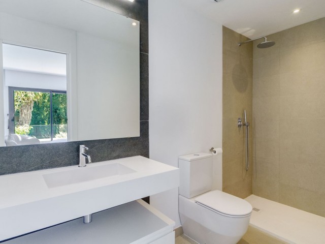 3 Bedrooms Townhouse in Estepona