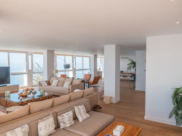 4 Bedrooms Apartment in Marbella