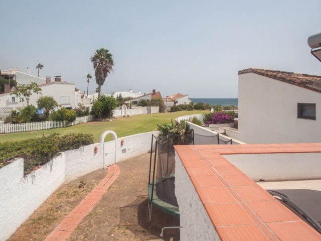 3 Bedrooms Townhouse in Estepona