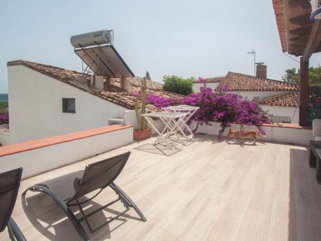 3 Bedrooms Townhouse in Estepona