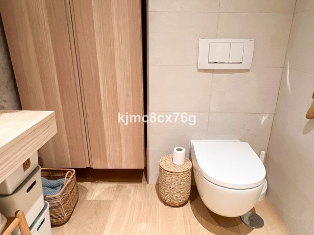 4 Bedrooms Apartment in Calahonda