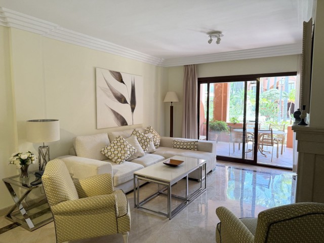 2 Schlafzimmer Apartment in Nueva Andalucía