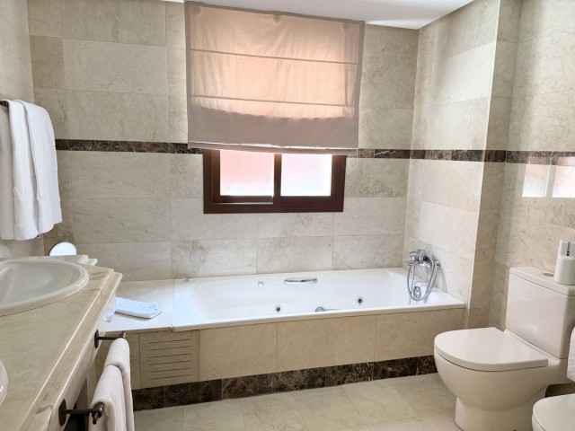 2 Schlafzimmer Apartment in Nueva Andalucía