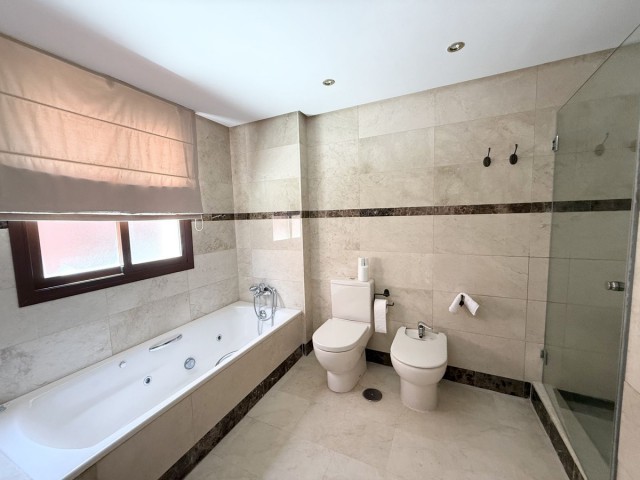 2 Schlafzimmer Apartment in Nueva Andalucía