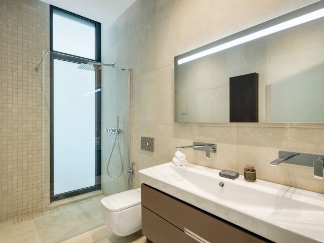5 Schlafzimmer Villa in Nueva Andalucía